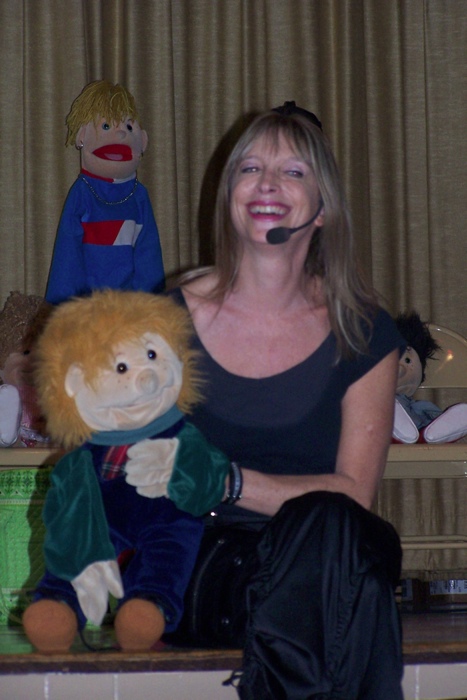 Janice Buckner - Albany_Ave_w_puppet